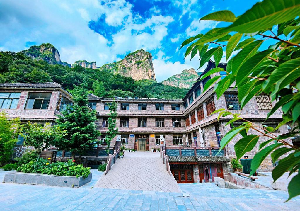 Jincheng Hotel | 万仙山景区郭亮村贵宾园酒店