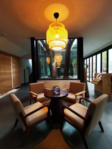 Huayin House | 华山隐泉禅境 山景观星禅修别墅 Hua Shan Hidden Spring Restore Villa