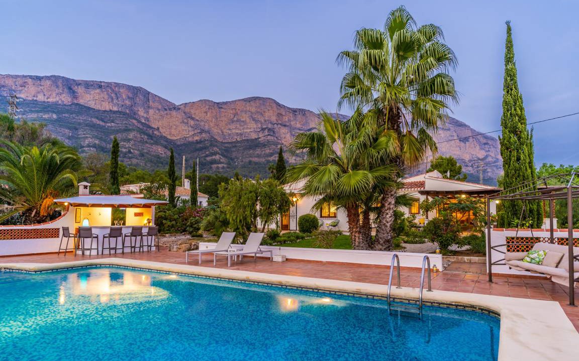 Ermita Villa | 212 m² Villa ∙ 3 bedrooms ∙ 6 guests
