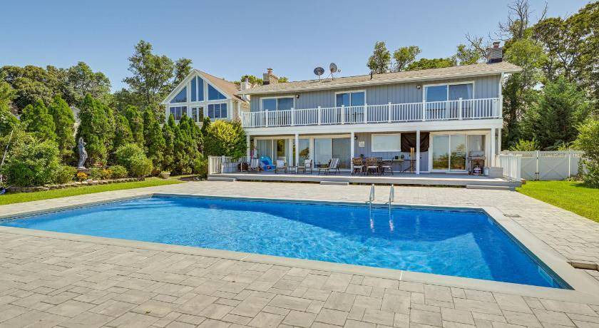 Rocky Point House | 242 m² House ∙ 5 bedrooms ∙ 10 guests