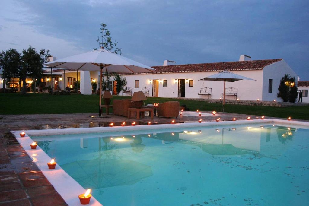 Alter do Chao House | 5 bedrooms house with shared pool furnished garden and wifi at Seda