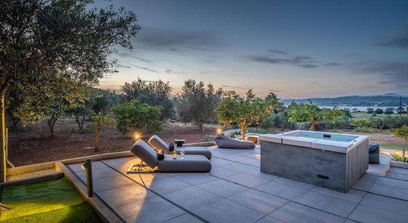 Bouzaiika House | 75 m² House ∙ 2 bedrooms ∙ 4 guests
