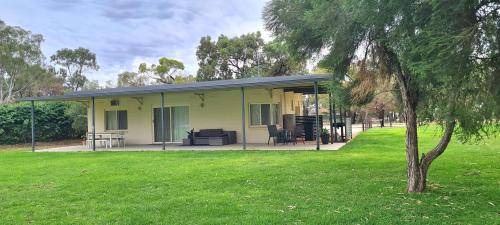 Paringa House | 80 m² House ∙ 3 bedrooms ∙ 5 guests