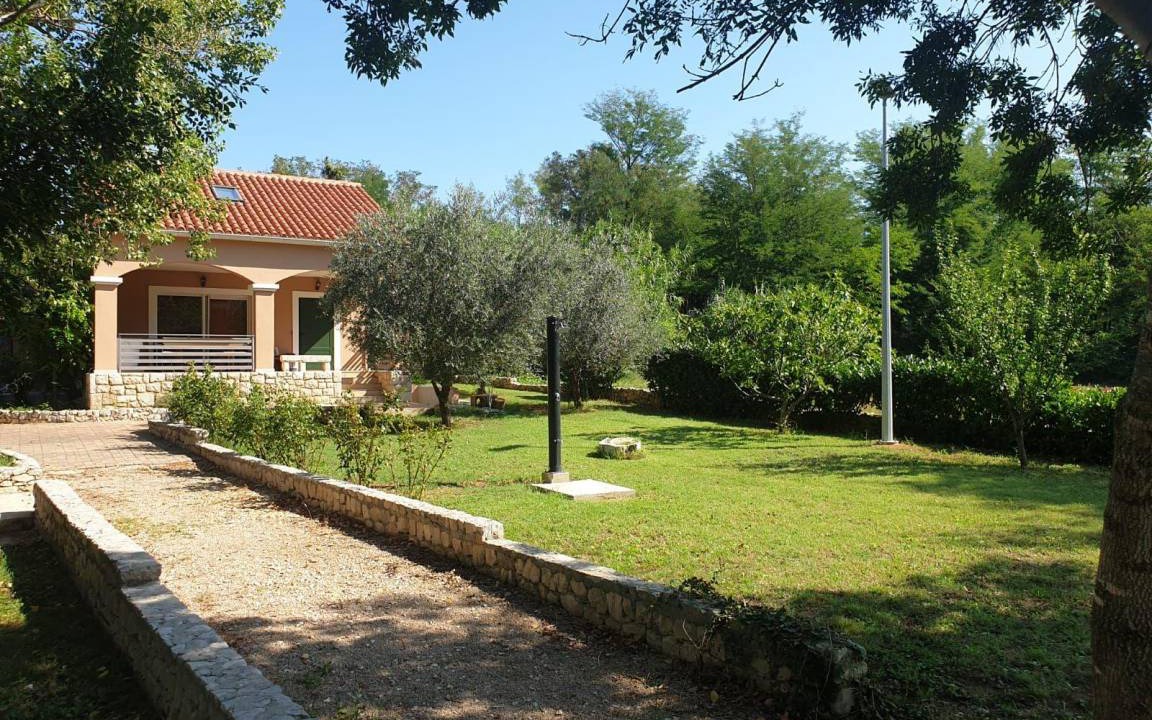 Nin House | 80 m² House ∙ 5 guests