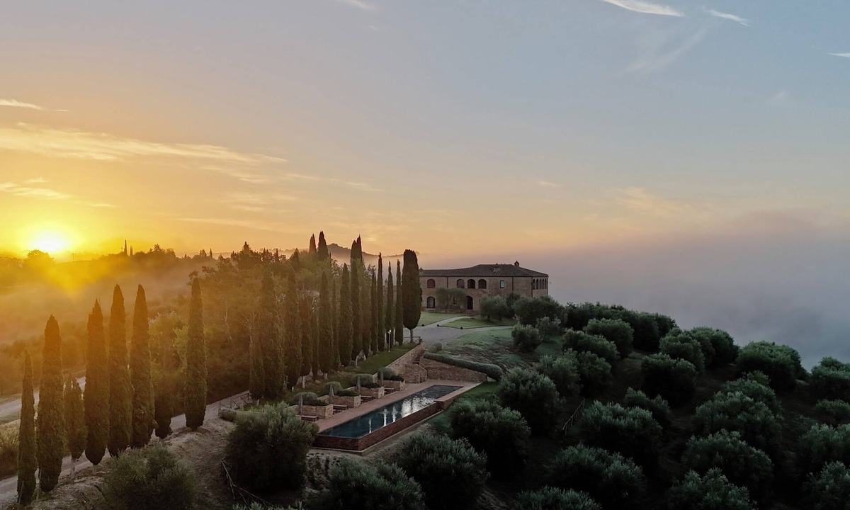 Cristena Villa | Agricola Neci: Tuscan Rural Luxury with Housekeeping, Infinity Pool and a Lake