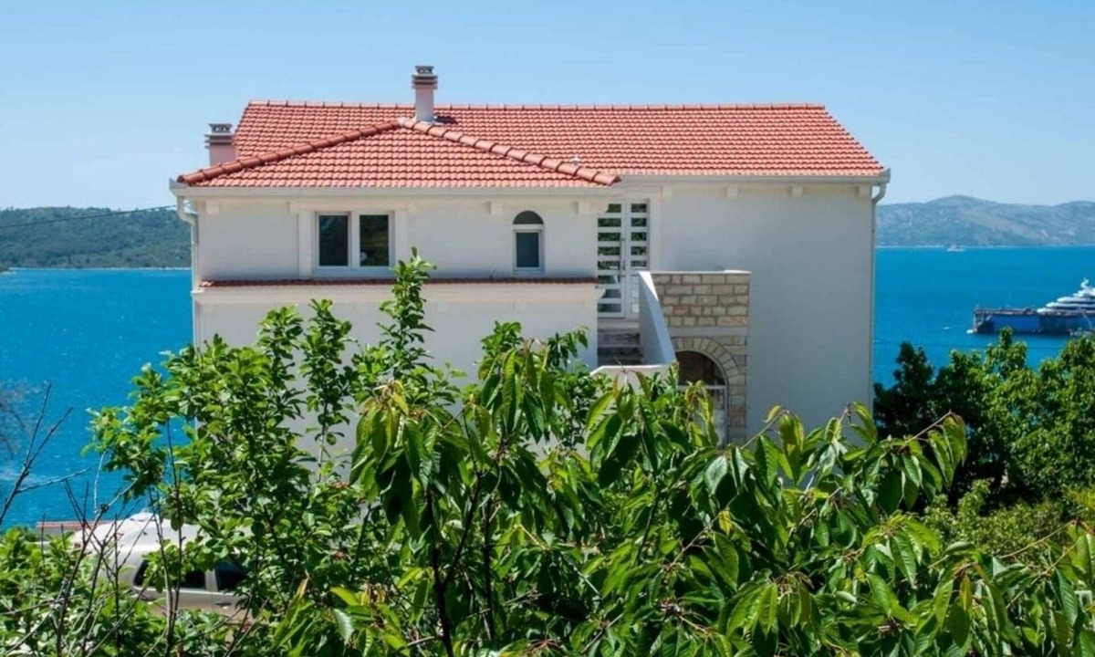 Trogir Apartment | Apartment in Trogir with Seaview, Balcony, Air condition, WIFI (3459-1)
