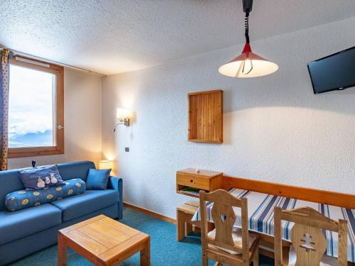 Meribel-Mottaret Apartment | Appartement lumineux près des pistes, 2 lits simples + canapé - FR-1-355-102