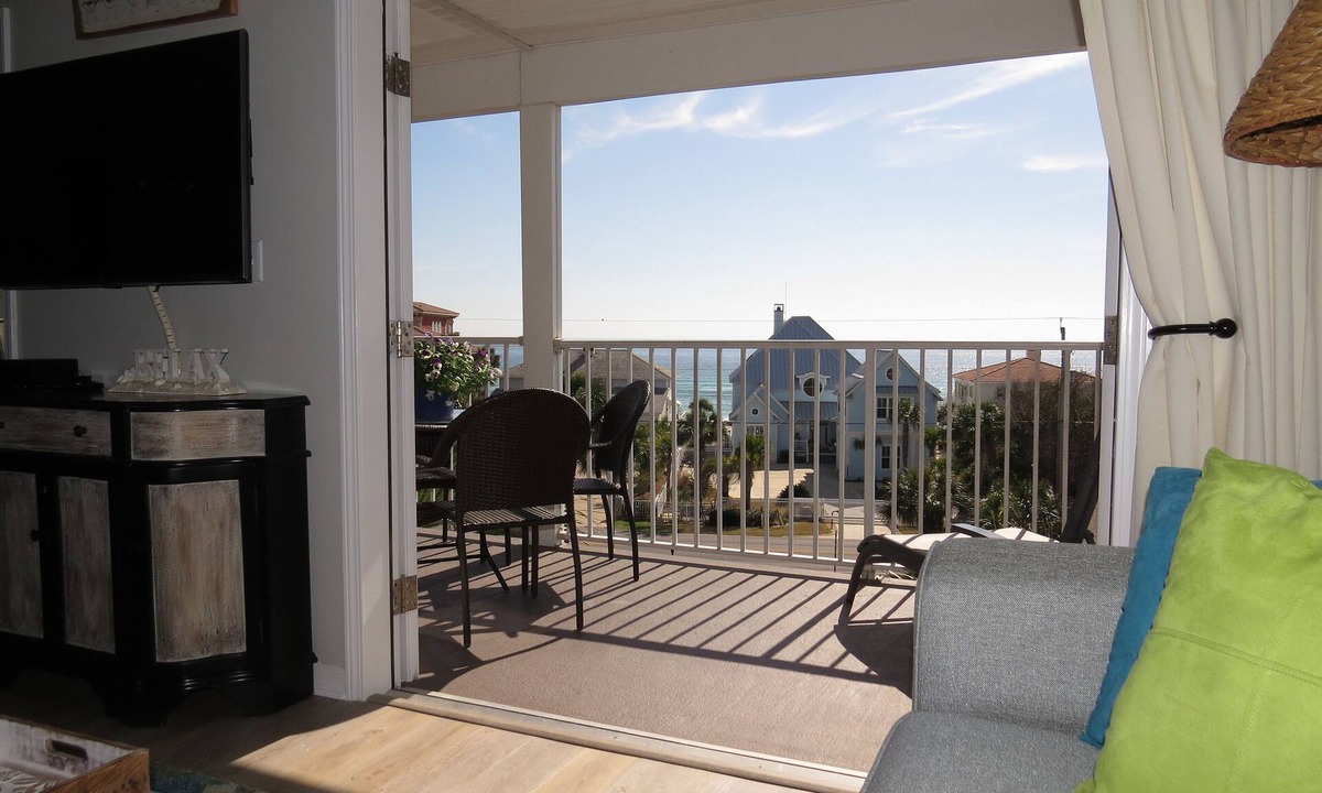 Gulf Place Condo | Awesome Gulf View from 4th Floor Balcony, Free WiFi! NETFLIX incl! Pickleball.