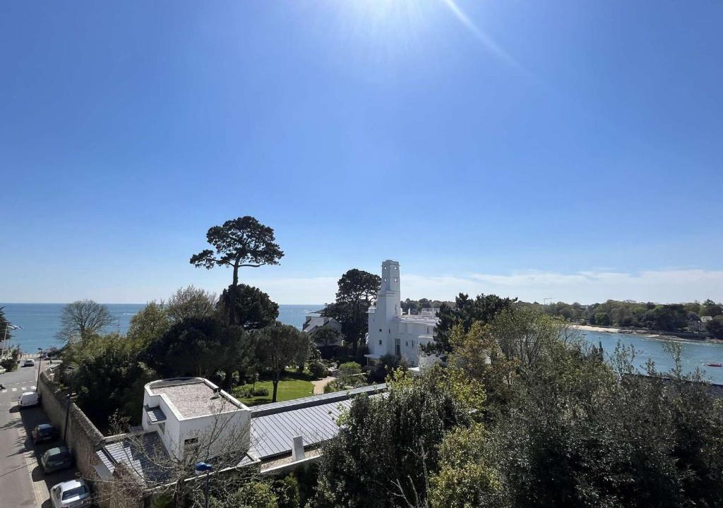 Benodet Apartment | Bénodet, superbe duplex 3 étoiles, près de la plage, balcon et ascenseur - FR-1-481-61