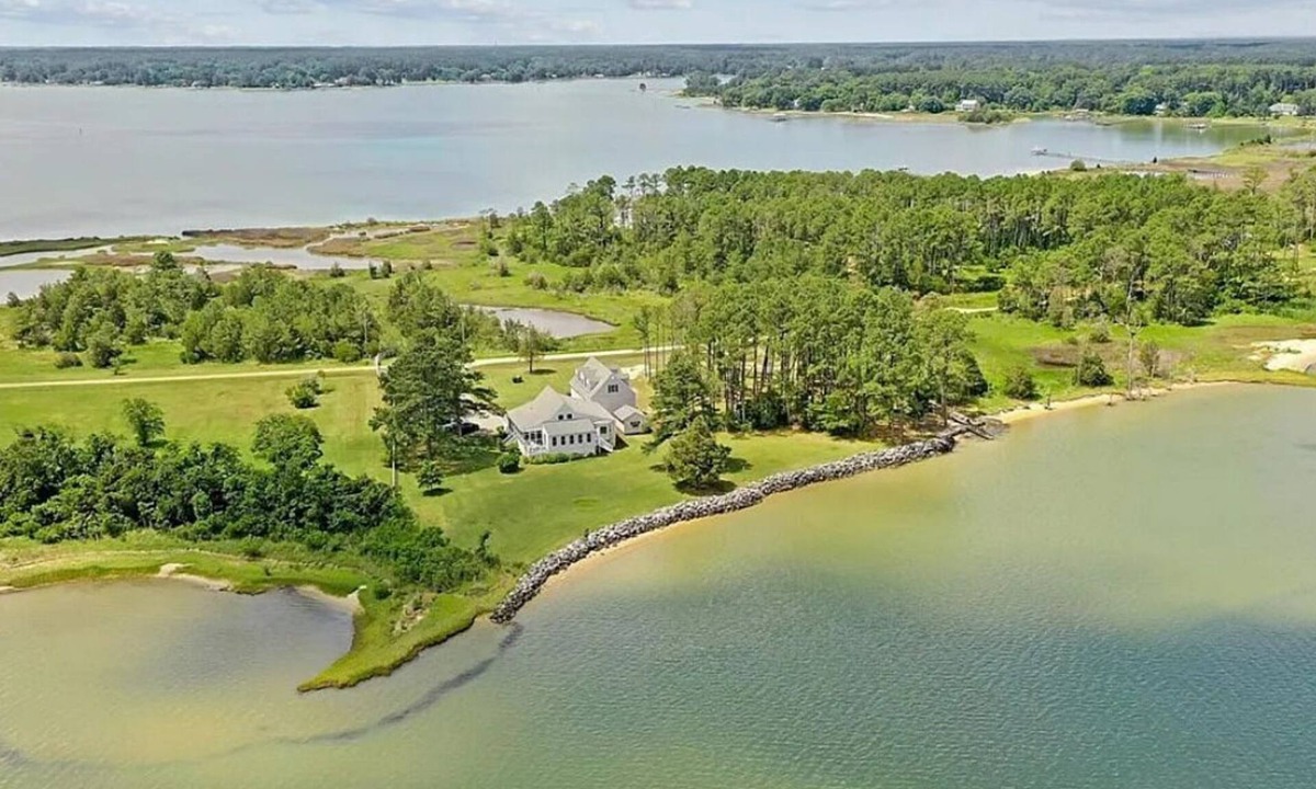 Grimstead House | Beach House Getaway, exclusive location on "Chesapeake Bay" with private beach
