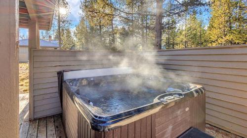 Leaf | Sunriver