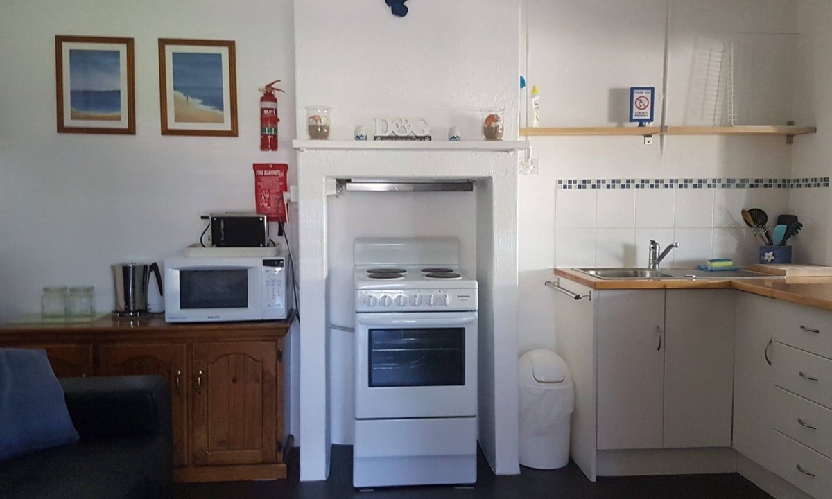 Port Vincent Apartment | Blue Line Unit 4 - Great location! Close to all amenities! Off Peak Special!
