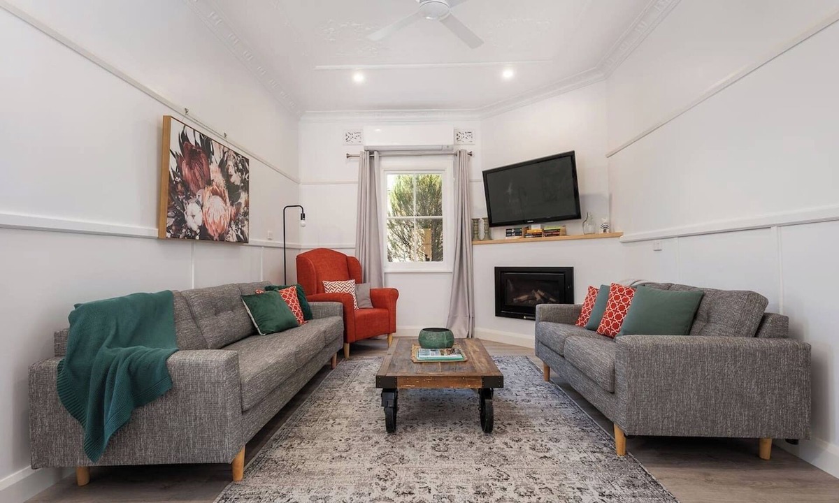 Central Mudgee House | Bunbinya Sunny Federation Charm in Central Mudgee