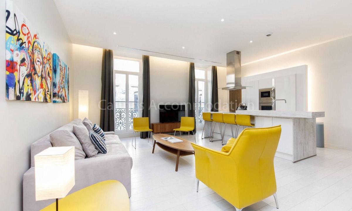 Cannes City Centre Apartment | Clic 20-2121-Beautiful apartment on rue d'Antibes