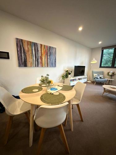 Braddon Apartment | Cosy getaway in the Heart of Braddon - Hosted by Canstay