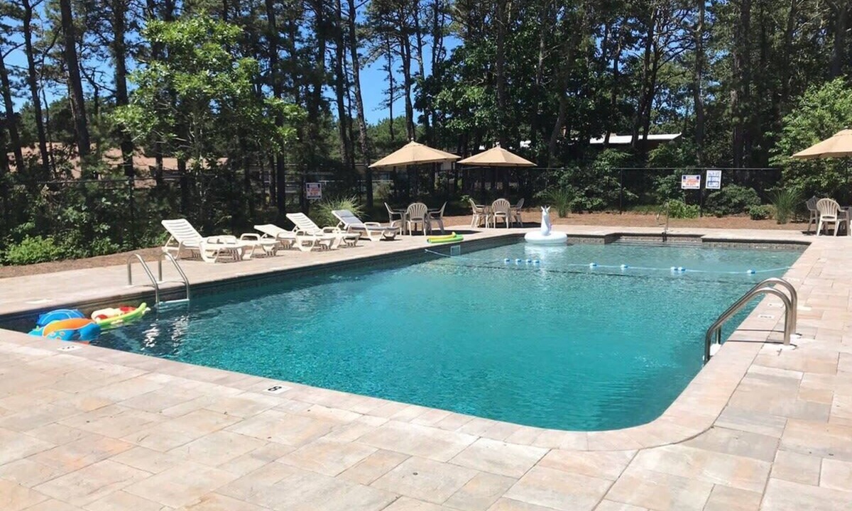 Wellfleet House | Cottage w/Private Association Pool!