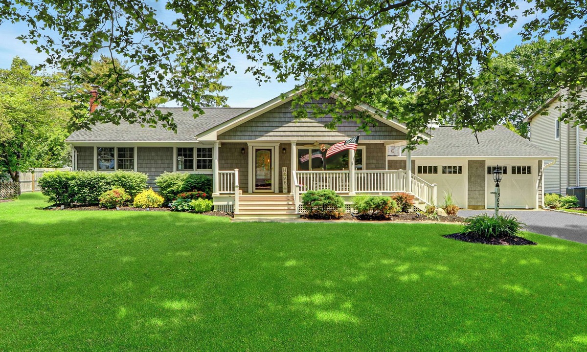 Mattituck House | Enjoy the Serenity of Wine Country on Long Island's North Fork!