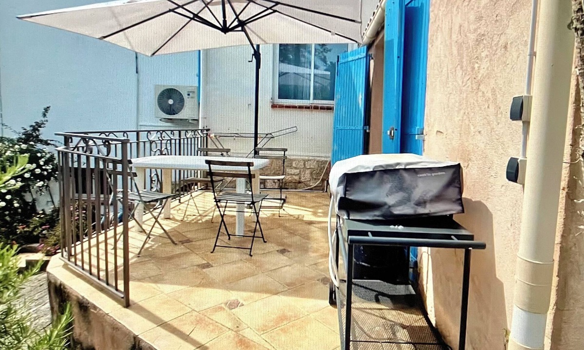 Peymeinade Apartment | Escapade Urbaine: 2 Bedrooms, Ideally Located