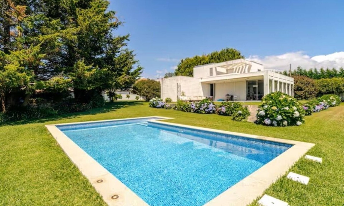 Vila do Conde Villa | Gião house with private pool and large garden. We accept pets.