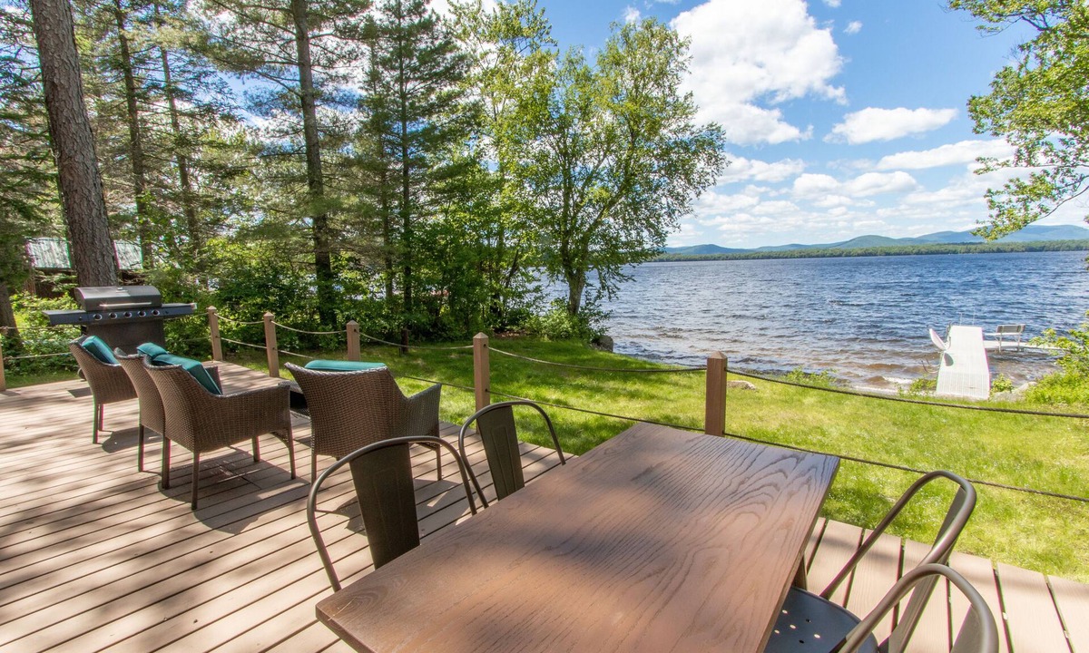 Lake Pleasant Cottage | Gorgeous Sunsets, steps away from Lake Pleasant Golf Course!