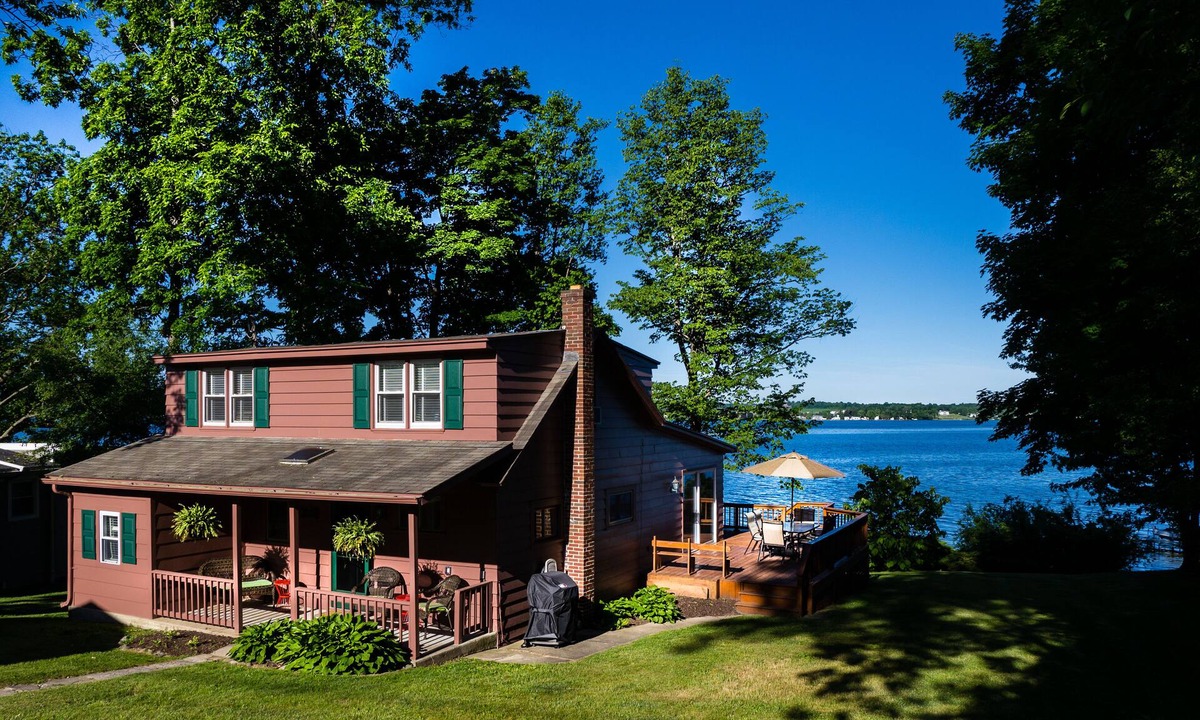 Town of Owasco Cottage | Great Summer Rental on Finger Lakes Wine Trail: Owasco East Side Lakefront