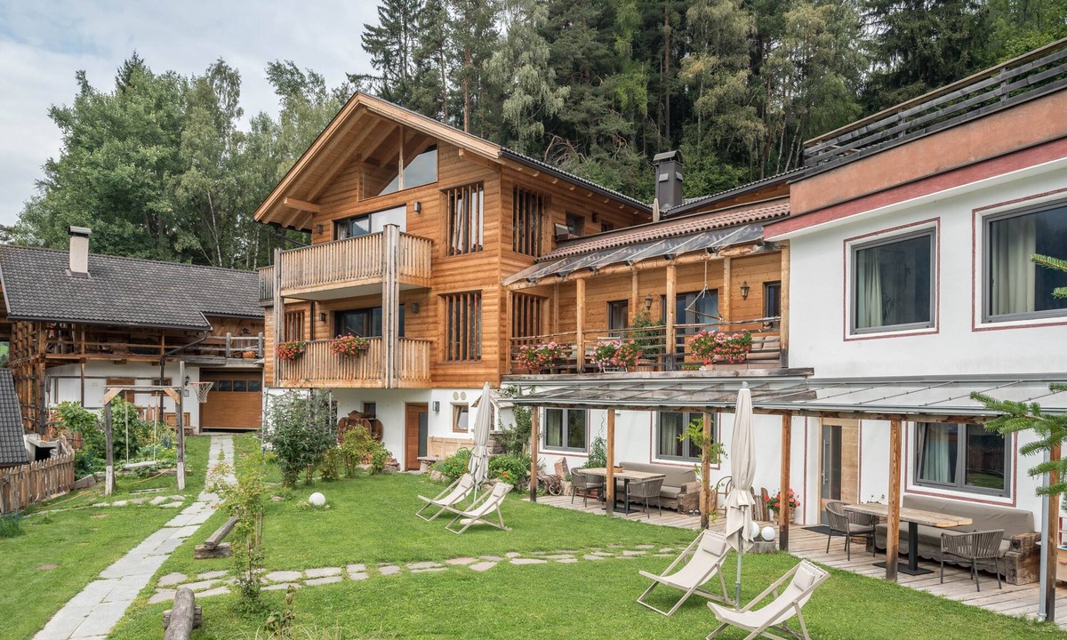 Ortisei Apartment | Holiday Apartment 'La Plates - Daduman' with Mountain View, Terrace & Sauna