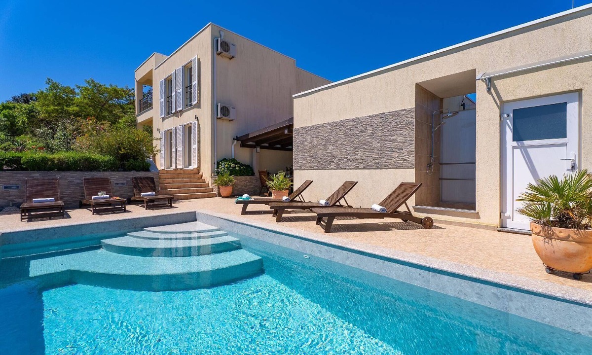 Cove Donja Krusica (Donje selo) House | Holiday house Donje Selo for 1 - 10 persons with 6 bedrooms - Holiday apartment in one or multi-fami