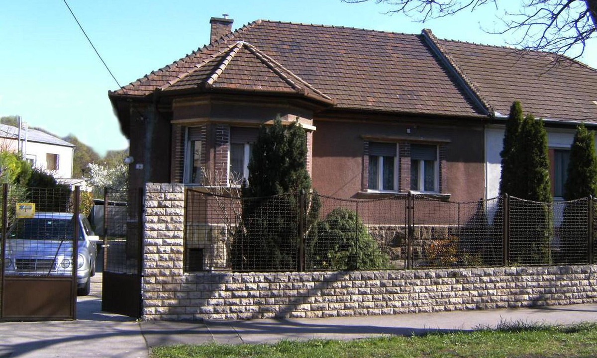 Zuglo House | House with large garden 3 bedrooms on 140m² for families (dog-friendly)