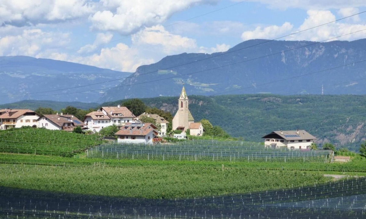 Caldaro Sulla Strada del Vino Apartment | Holiday apartment Kaltern an der Weinstraße for 2 - 4 persons with 2 bedrooms - Holiday apartment