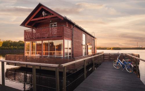 Reposaari Villa | Kelluvat huvilat, Kapteeni, Reposaari