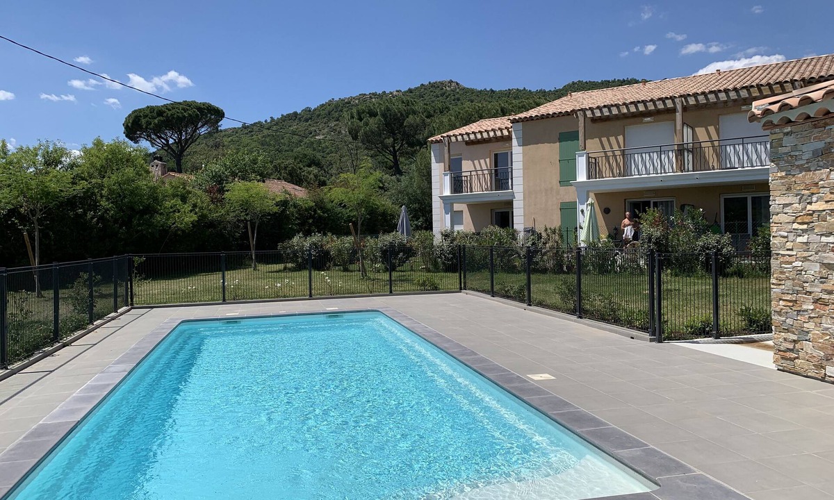 Plan-de-la-Tour Apartment | L'Oustalet charming apartment in the heart of the village