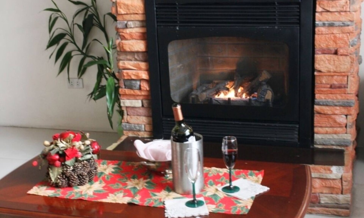Baguio House | Large L.A. Town House for 16 Persons. $150. 15 min. from SM. +63 918 901 0361