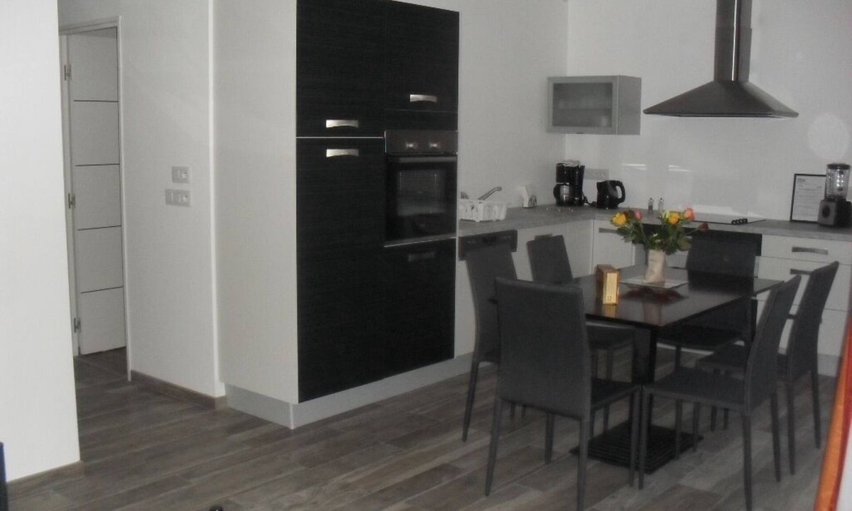 Combrit Apartment | large T3 with garden, heated pool and beach 700 m