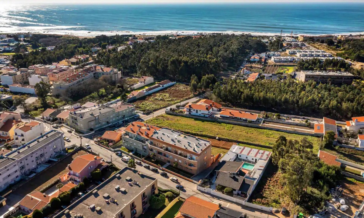 Madalena Apartment | LAUGH OFTEN ☀ Beach Guest Home with Pool