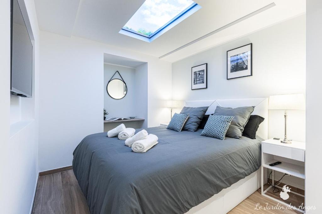 Carabacel Apartment | Luxury 3 Bdr Garden & Parking - Angels' Garden