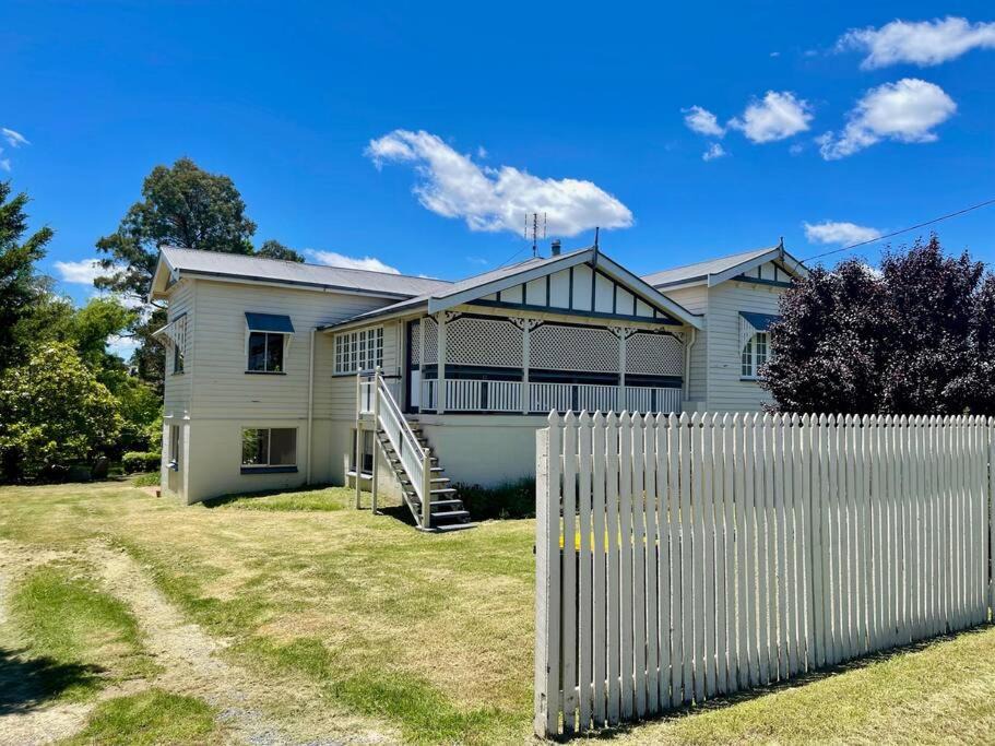 Stanthorpe House | MAGNOLIA HOUSE ON THE CREEK - STANTHORPE