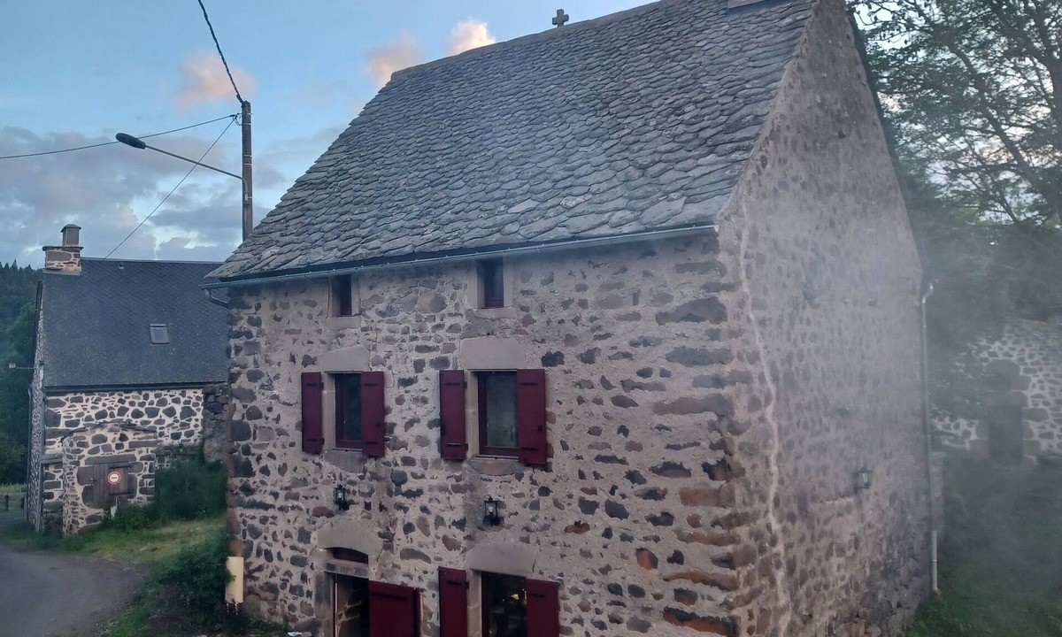 Chavagnac House | Maison Restaurée: "lou Cantou des Randonneurs", Proche de Sentiers de Randonnées