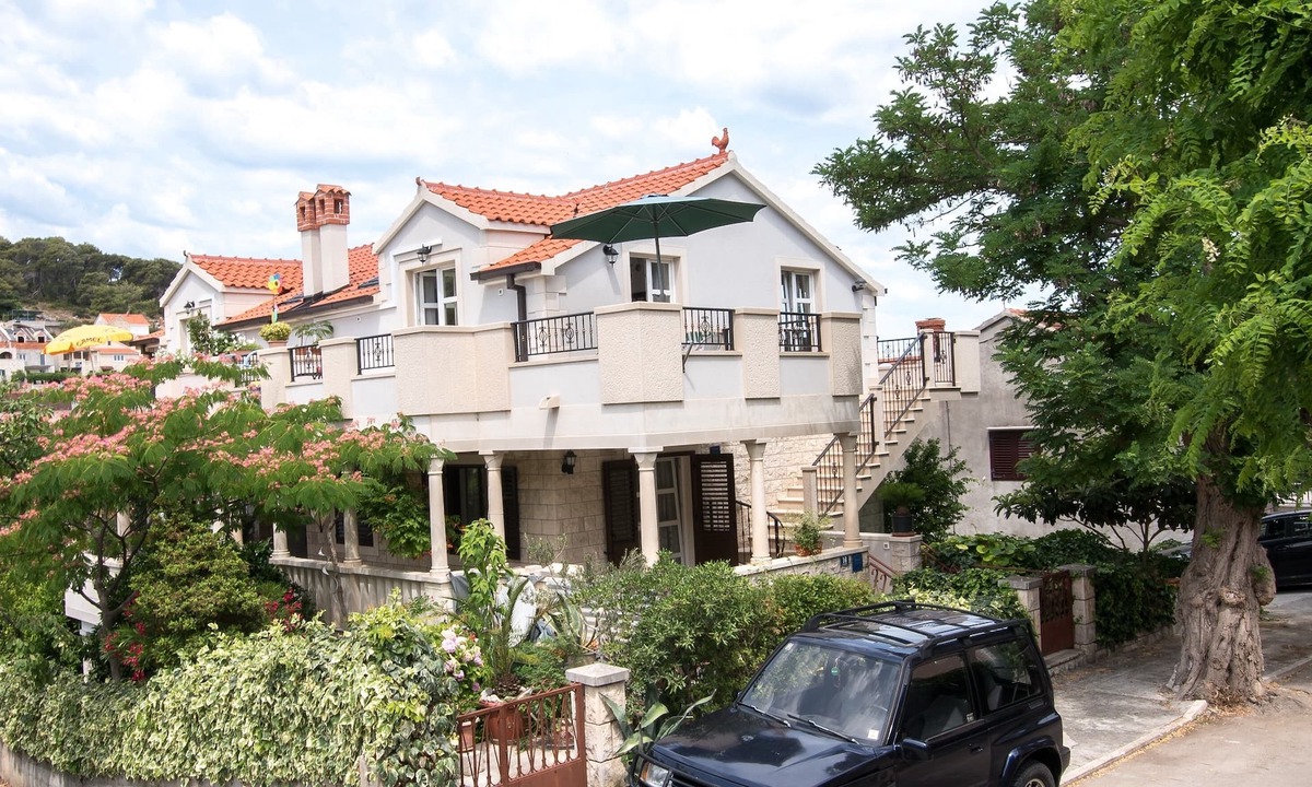 Postira Apartment | Mare Apt. 3 "Two balconies + loggia with garden view"
