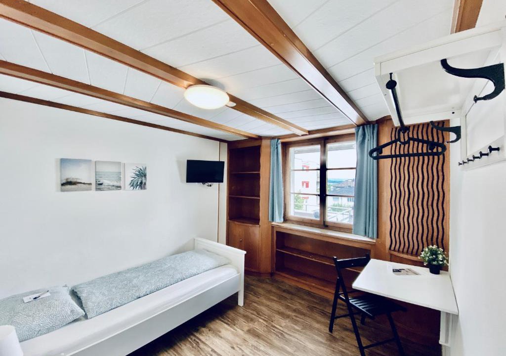 Flumenthal Apartment | Monteurzimmer - Worker's accommodation - ZIMMERzuVERMIETEN in Flumenthal Solothurn