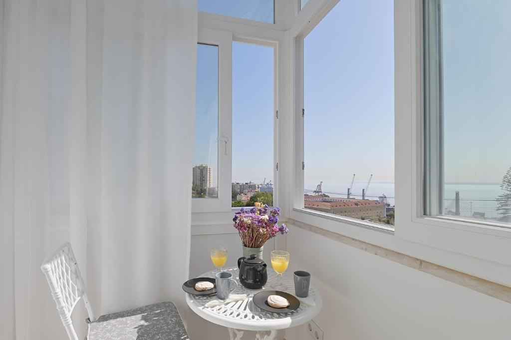 Santa Engracia Apartment | MyPlaceLisbon - Tágides River View
