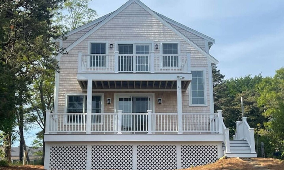 Wellfleet House | New Home, next to Mayo Beach 🏖 ☀️