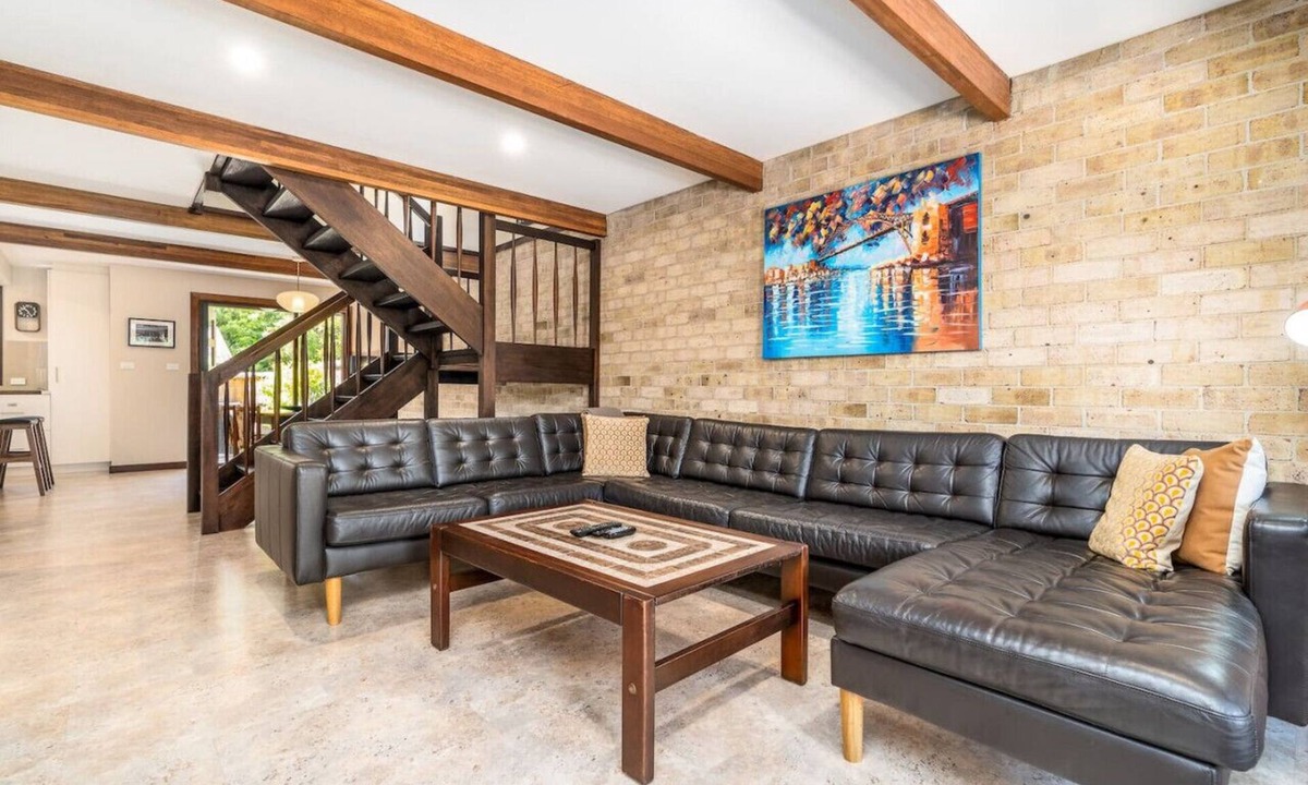 Braddon Apartment | New to VRBO: Charming two-story 2BR townhouse in Braddon