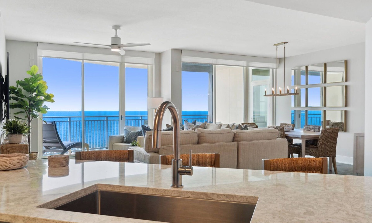 Aqua Resort | Panama City Beach