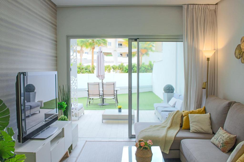 Costa Adeje Apartment | Ocean Garden Suite 03 con jardín privado