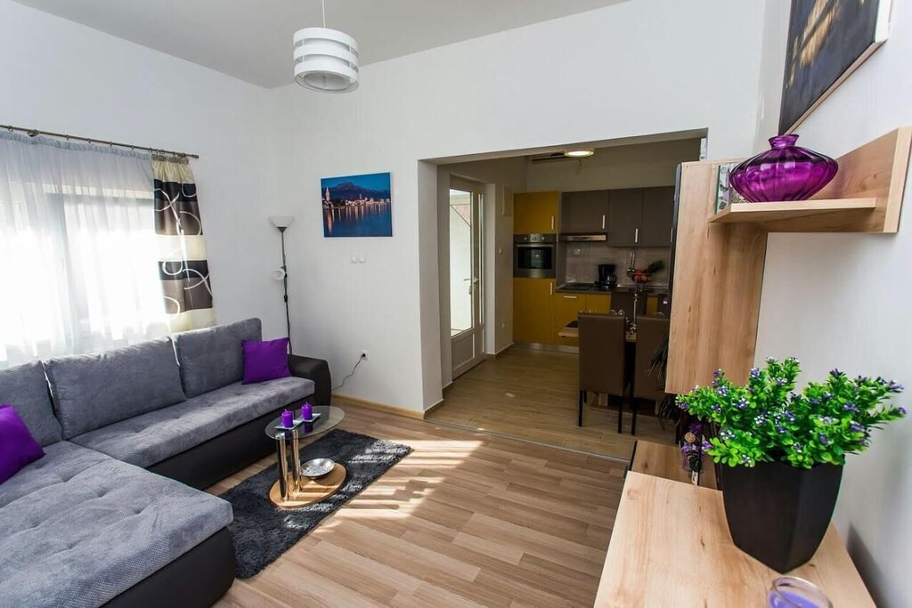 Kastel Stafilic Apartment | One bedroom apartment with air-conditioning Kaštel Štafilić, Kaštela (A-15867-a)