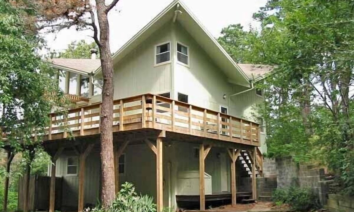 Wellfleet House | Private, Contemporary 6 Bedroom Home (1608)