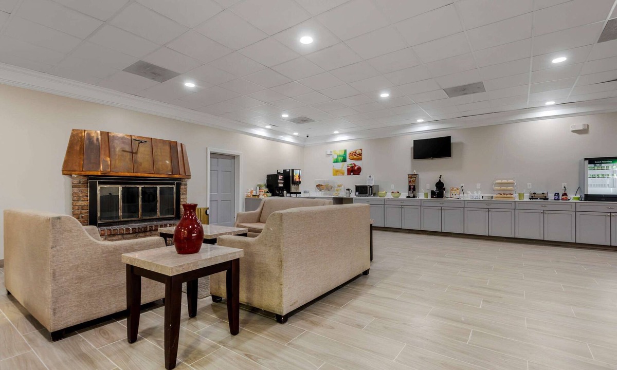 New Hartford Hotel | Quality Inn & Suites New Hartford - Utica