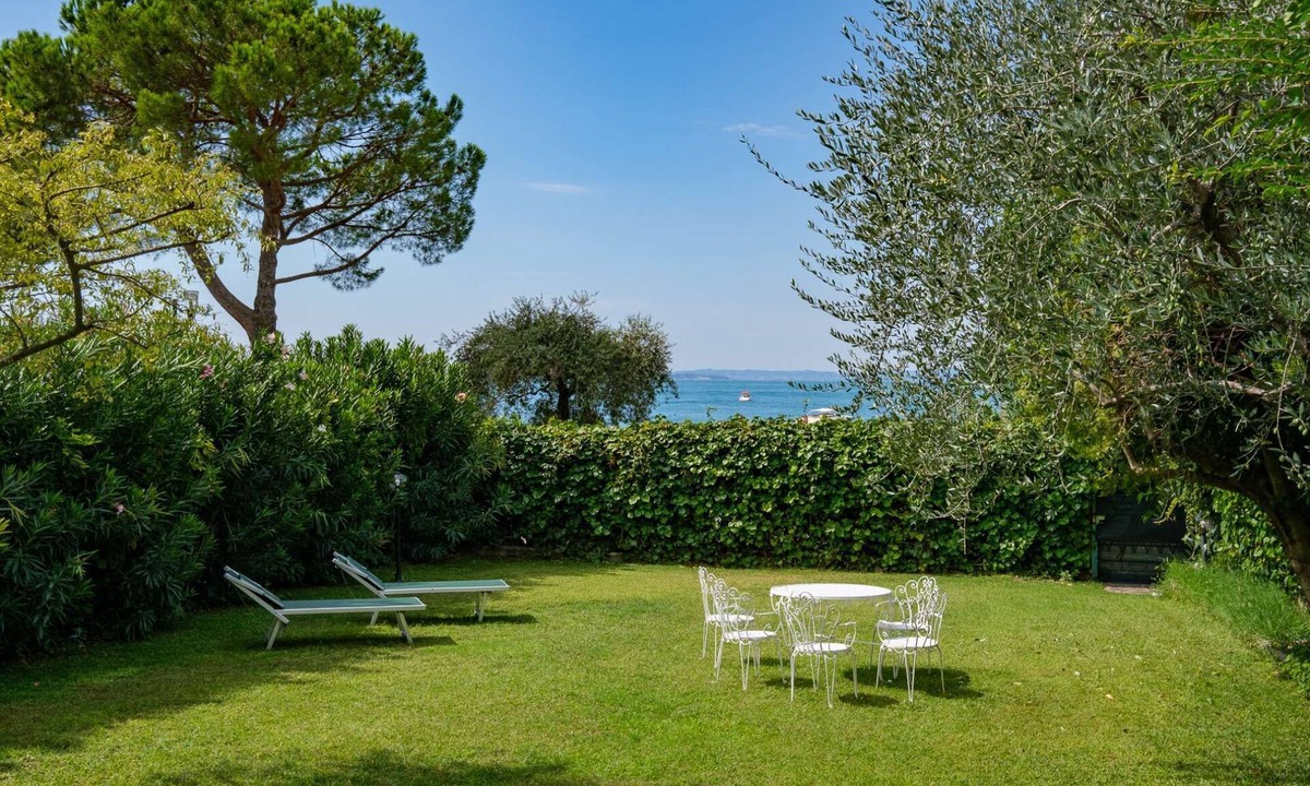 Bardolino Apartment | 🌟Rivalunga🌟 | Lakefront apartment in Bardolino