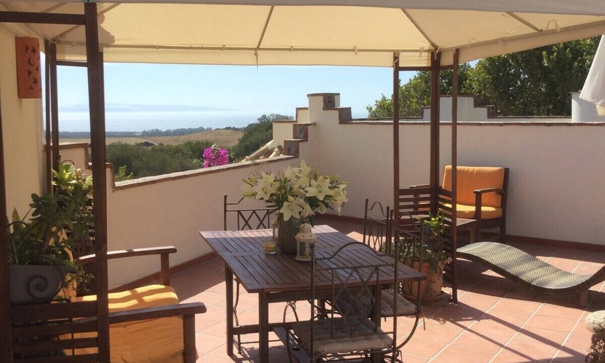 Tarifa Apartment | Romantic apartment, 5 mins from beach with scenic view & 350mbps high speed WiFi