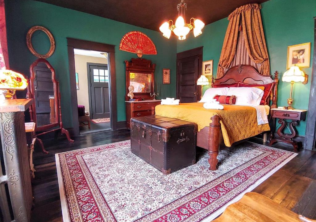 Bristol Apartment | Rosamond’s Room